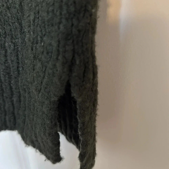NWT Vince Turtleneck Wool Blend Sweater Green Size XS Chunky Knit Side Slits - Picture 11 of 12